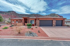 "Clean, spacious, quiet, and great views of the bluffs. We ate breakfast and dinner on the patio and the kids loved the HOA pool. Well-equipped kitchen, clean linens, plenty of towels. The welcome bag and binder of activities was a nice touch…"