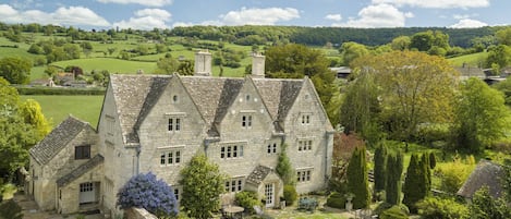 16th Century listed building with a large beautiful garden