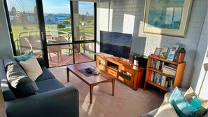 Flagstaff Apartment - Newcastle harbour views (3159)