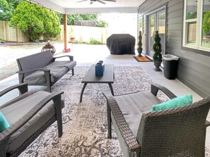 Extra large patio with gas grill