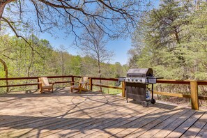 Deck | Charcoal Grill (Charcoal Not Provided) | Gas Grill (Propane Provided)