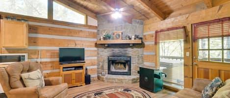 Gatlinburg Vacation Rental | 1BR | 1BA | 600 Sq Ft | Stairs Required to Access