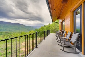 Back Deck | Charcoal Grill | ~11 Mi to Downtown Gatlinburg