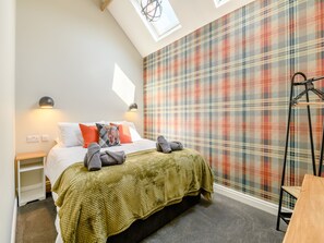 Double bedroom | The Roost - Fieldhouse Farm Cottages, Skirlaugh