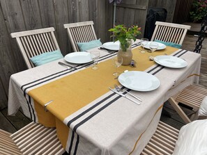 Outdoor dining