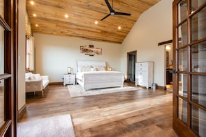 Welcome to your modern mountain getaway!