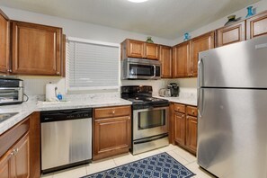 Kitchen | Keyless Entry | Central Air Conditioning