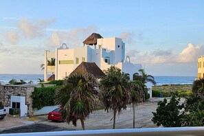 View the Caribbean From the Balcony 