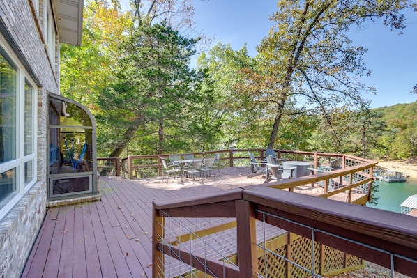 Eureka Springs Vacation Rental | 1BR | 1BA | 1,000 Sq Ft | Stairs Required