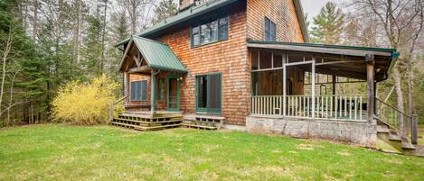 Franconia Vacation Rental | 4BR | 2.5BA | Stairs Required | 2,800 Sq Ft