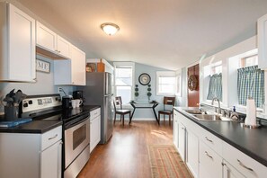 A spacious kitchen to cook for the family.