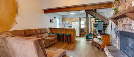 Angel Fire Vacation Rental | 1BR | 2BA | 856 Sq Ft | Stairs Required
