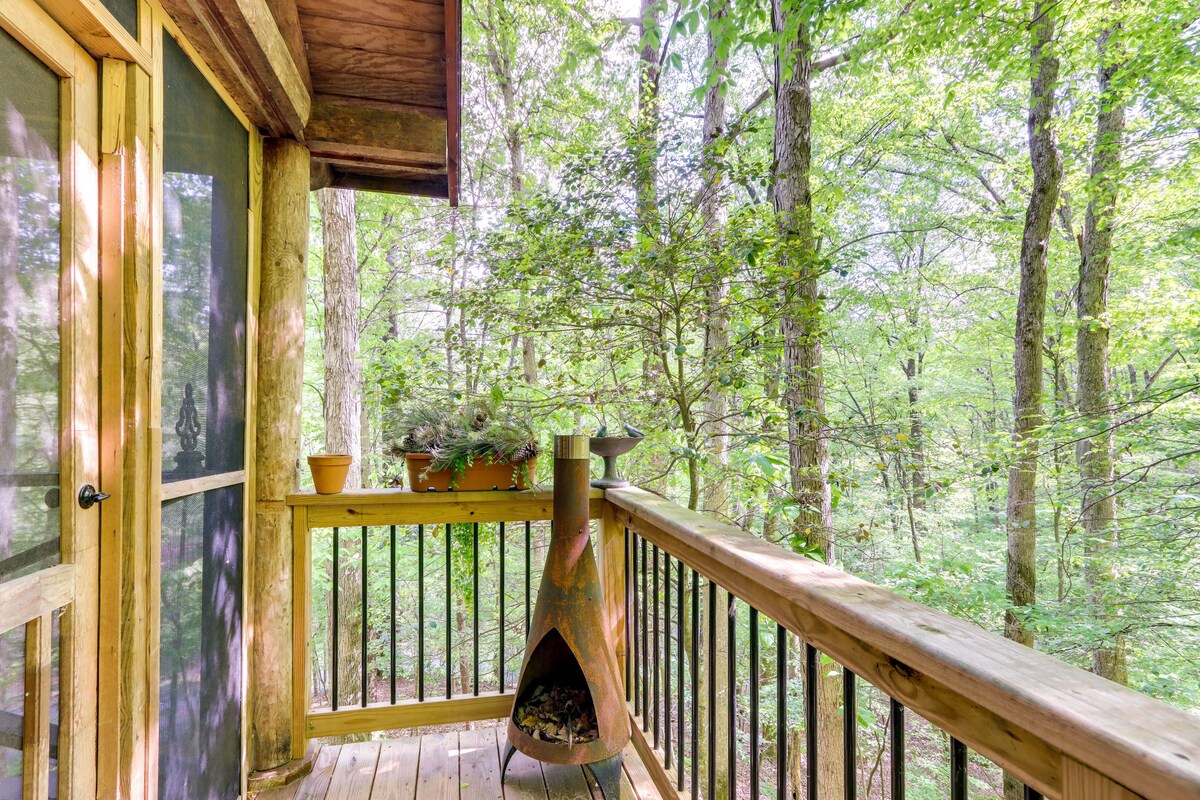 Romantic Ellijay Cabin w/ Grill & Fire Pit!