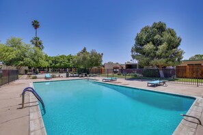 Greenwood Village | Community Amenities | Outdoor Pool