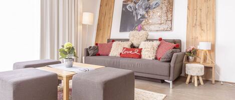 Brown, Furniture, Property, Comfort, Wood, Couch, Interior Design, Flooring, Floor, Living Room
