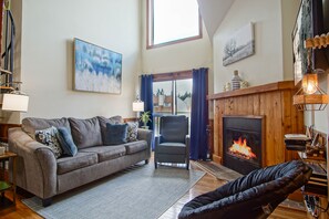 Very comfortable Livingroom with sleeper sofa and wood burning fireplace