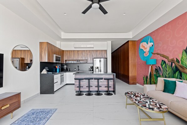 Condo - Image 2