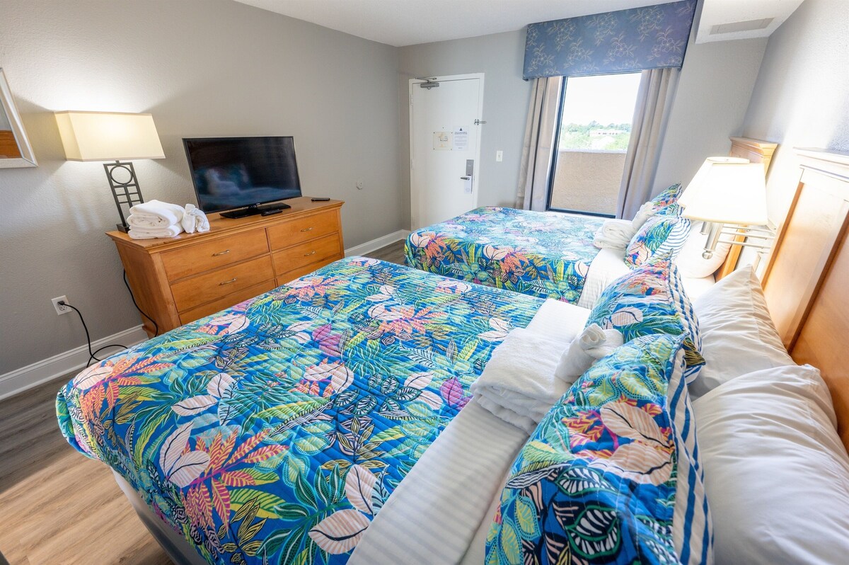 Newly Added, Oceanfront Condo, Direct View, Pools!