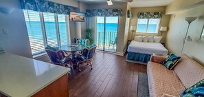 Amazing Room with Views of the Ocean 🌊☀️