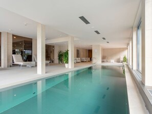 Property, Swimming Pool, Table, Window, Building, Floor, Flooring, Plant, Condominium, Leisure