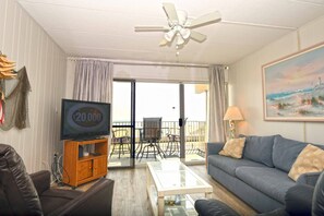 El Capitan #105 LIVING-AREA