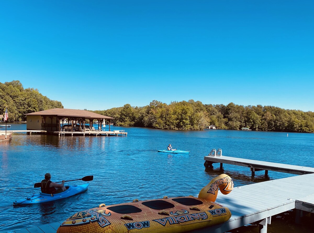 Eagle’s Nest Cottage Fully Renovated 200′ Waterfront, In Cove, Dock & More!!