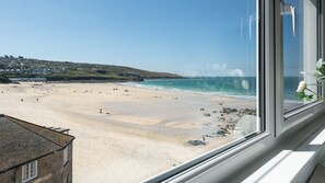 Vue sur la plage ou l’océan