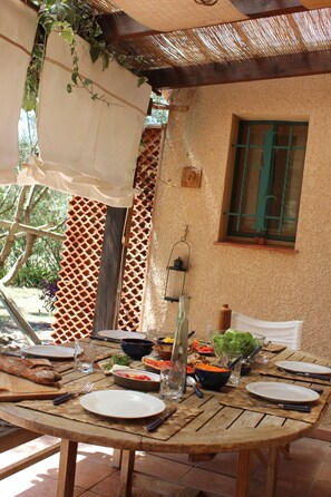 Outdoor dining