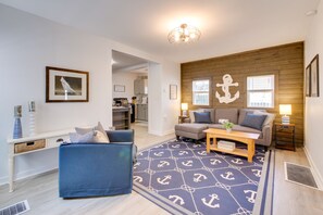 Living Room | Free WiFi | Central Heat