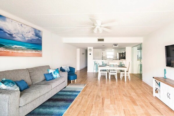 Living room & Dining room overview