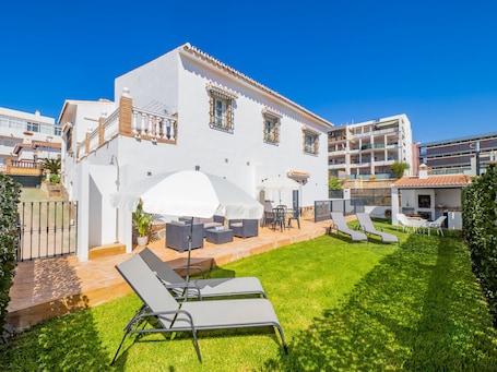 Hostel exteriors in Torre de Benagalbon