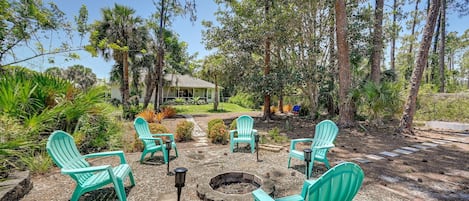 Naples Vacation Rental | 3BR | 2BA | 1,700 Sq Ft | 1/2 Step Required to Enter