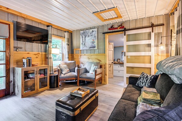 Gladwin Vacation Rental | 1BR | 1BA | 1 Step to Enter | 500 Sq Ft