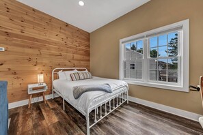 Queen size bed