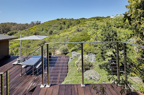 Landing above front door, outdoor dining, National Recreation Area beyond