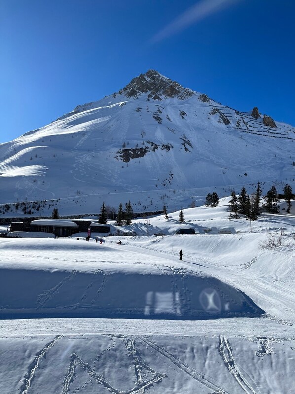 Snow and ski sports