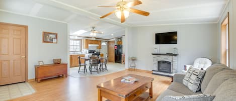 Albion Vacation Rental | 3BR | 2BA | 1,508 Sq Ft | Stairs Required