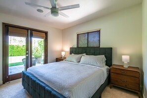 Master Bedroom 1 with mountain view. King Bed.