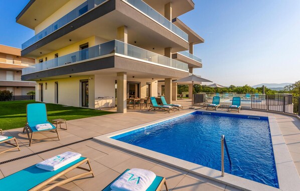 pool