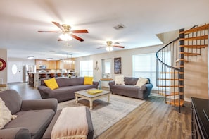 Living Room | Smart TV