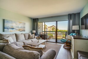 Living Room | Smart TV