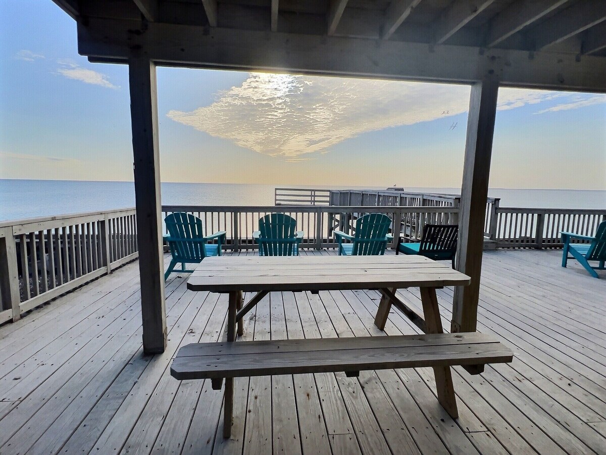 Reed’s Beach – Stunning waterfront Sunsets – Bay Front Home Steps to beach