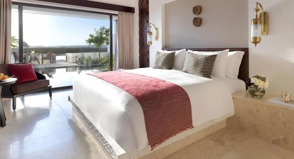 Comfortable Unit w/ 1 King size bed with Lagoon view