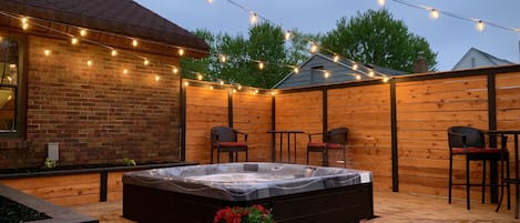 Decked Out Back Deck - hot tub, grill, lights, privacy fence, did I mention hot tub!!??