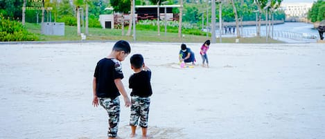 Zona de juegos infantil al aire libre