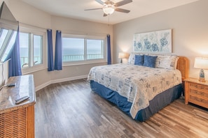 Gulf front master bedroom.