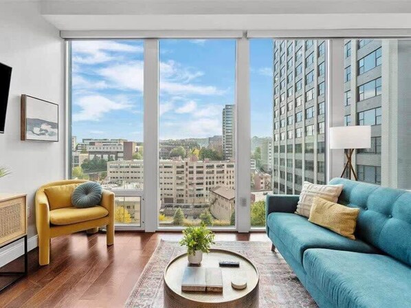 CozySuites l Roomy 1BD, PPG Paints Arena, Pitts