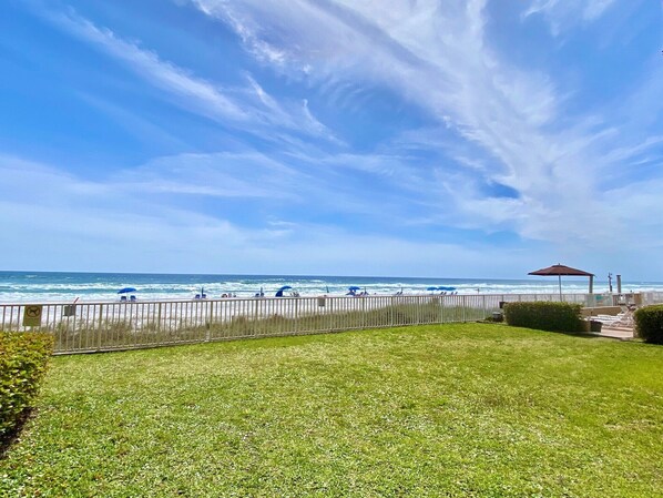 107 Patio View - 107 Patio View! Just steps to the sand!