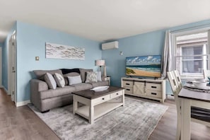 Fully equipped open kitchen and living room (with sleeper sofa), strong WiFi and smart TV