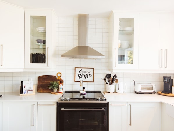 Fully functioning kitchen 